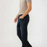 Our Desk to Dinner Machray jean will have you dressed to impress from 9-5 and 5-9. Featuring a longer saddle and a slim-yet-spacious fit through the hip and thigh, with plenty of stretch for all-day comfort and a sleek straight leg opening. This refined dark denim is the perfect everyday staple.