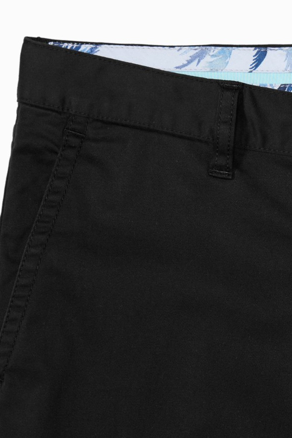 Our super soft cotton TENCEL blend is done in soft hues with the perfect amount of stretch to feel comfortable all day. These are your ultimate chino shorts.