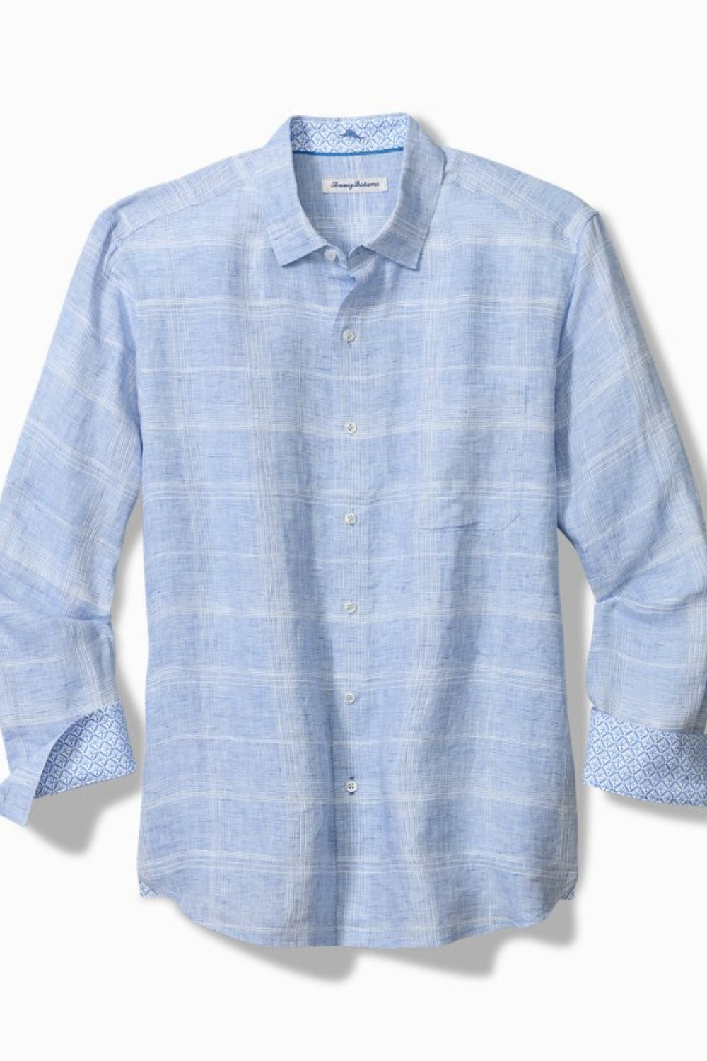Airy, lightweight linen is our secret to reaching the height of effortless sophistication. A breathable fit meets an easy-to-wear plaid pattern in this warm-weather staple that always looks elevated.