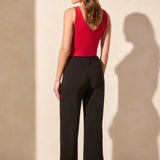 Top up your collection with this pair of stretch-infused twill pants featuring a chic capri cut, a 24'' inseam, and a high rise fit. Functional back pockets paired with marbled buttons make this pair a must-have.