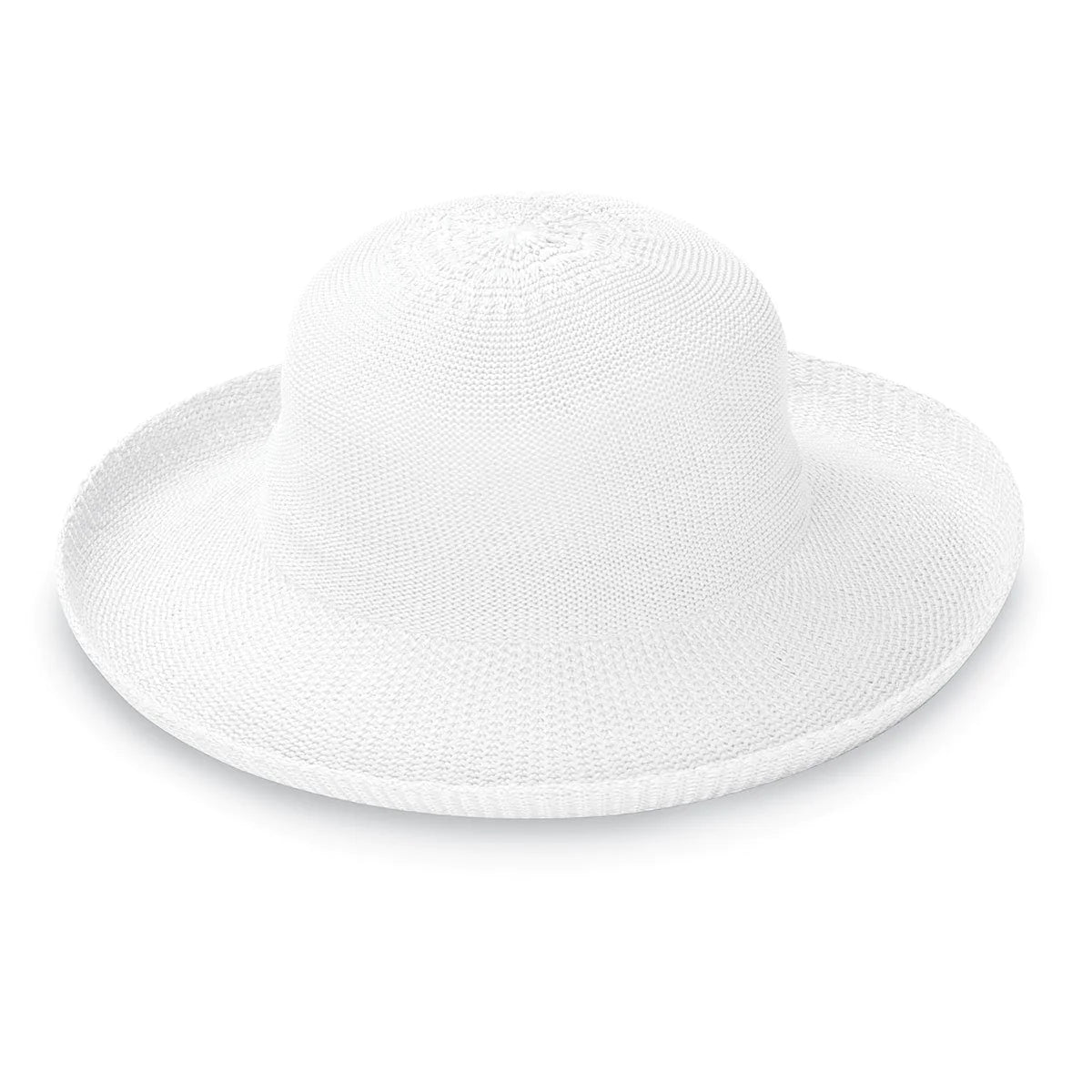 The straw hat goes modern. Made from ultra-lightweight poly-straw, the Victoria keeps you cool and comfortable through a round of golf or a day of sailing. Make the women's Victoria straw hat your go-to travel companion.