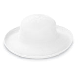 The straw hat goes modern. Made from ultra-lightweight poly-straw, the Victoria keeps you cool and comfortable through a round of golf or a day of sailing. Make the women's Victoria straw hat your go-to travel companion.