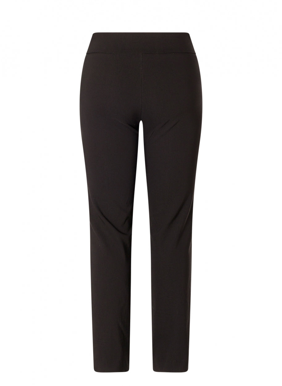 Yaltha is a high rise/slim fit pant in a viscose/polyamide fabric quality. The trousers have an elasticated waistband and wear comfortably with the addition of elastane.  