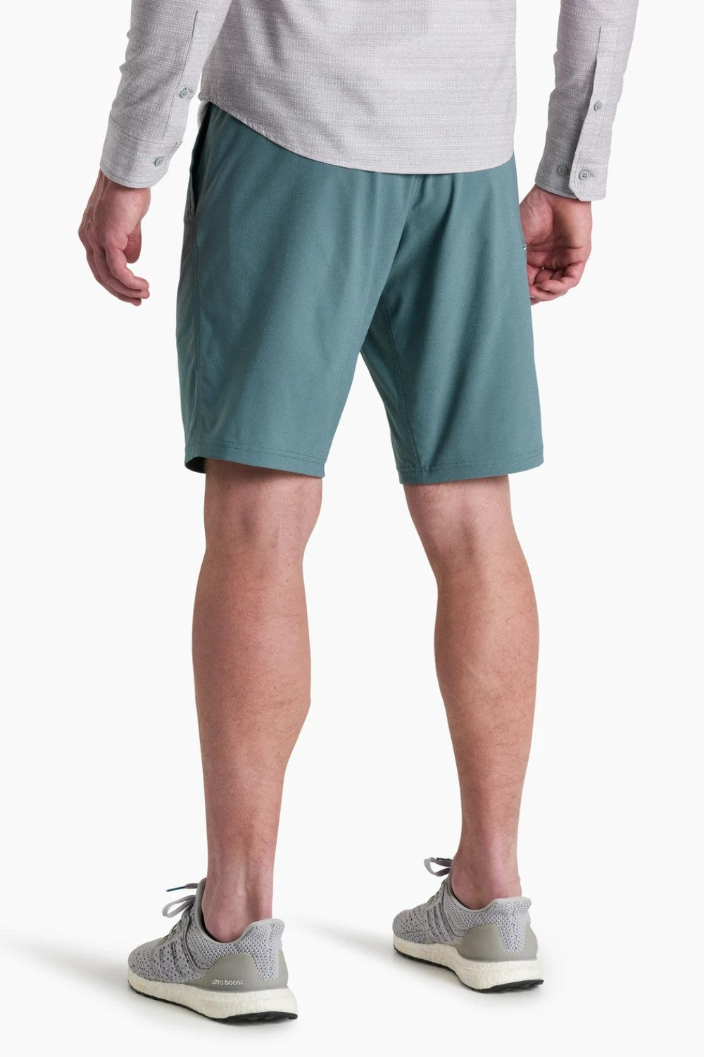 At home in or out of the water, the UPSHIFT Short can do it all. Our lightweight, hybrid design easily adapts to almost any activity. Soft yet durable, water-resistant, and quick-drying, this stretch-enhanced performance short has all the tools for KÜHL summer fun!