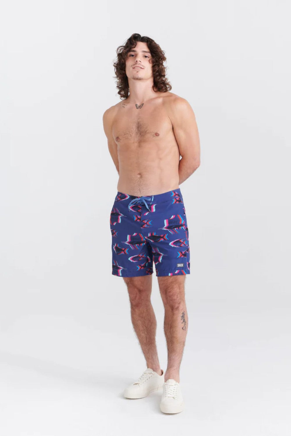 Big waves and bold moves. Betawave comes equipped with a built-in DropTemp Cooling Hydro Liner and the BallPark Pouch, providing unreal support in and out of the water.