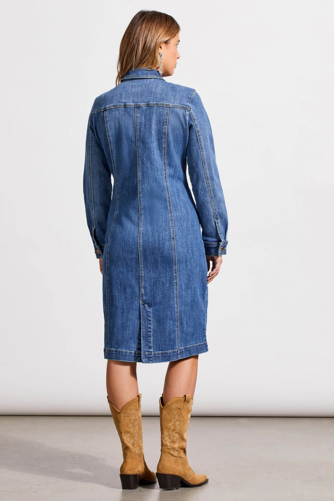 Achieve the perfect one-and-done ensemble effortlessly with our denim dress jacket. With its long-sleeve design and a flattering 45" length providing just the right coverage, this jacket exudes understated elegance.