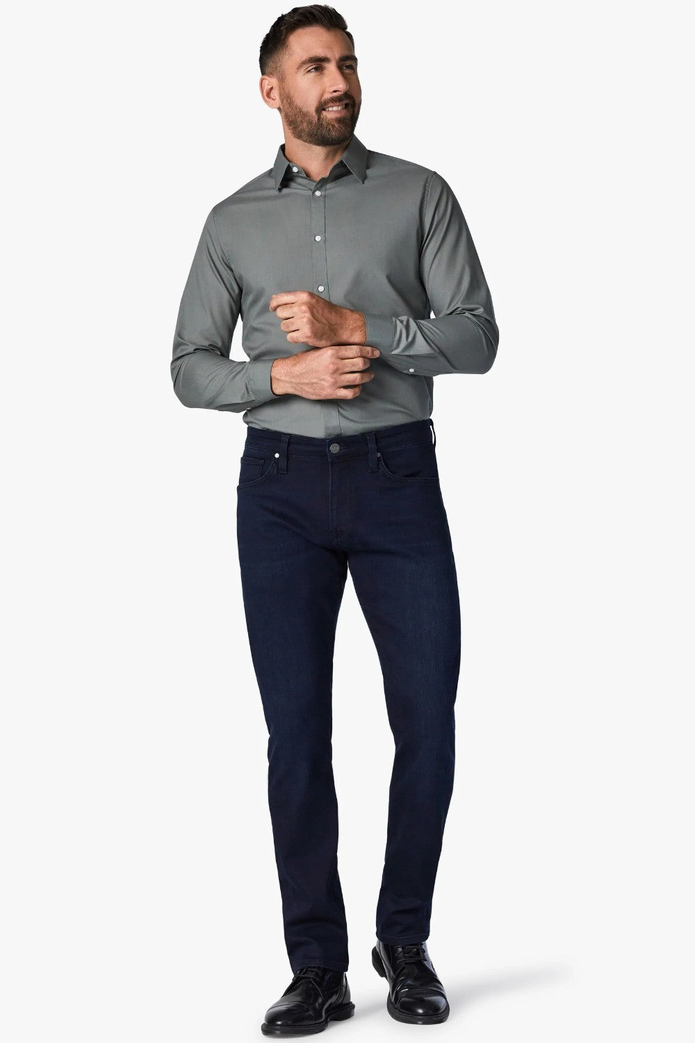The Ink Rome features a rich dark indigo wash in a denim fabric that can easily get dressed up for any occasion. Features updated flat rivets and a rolled waistband for an ultra modern look. Luxurious stretch fabrication make these ultra comfortable.