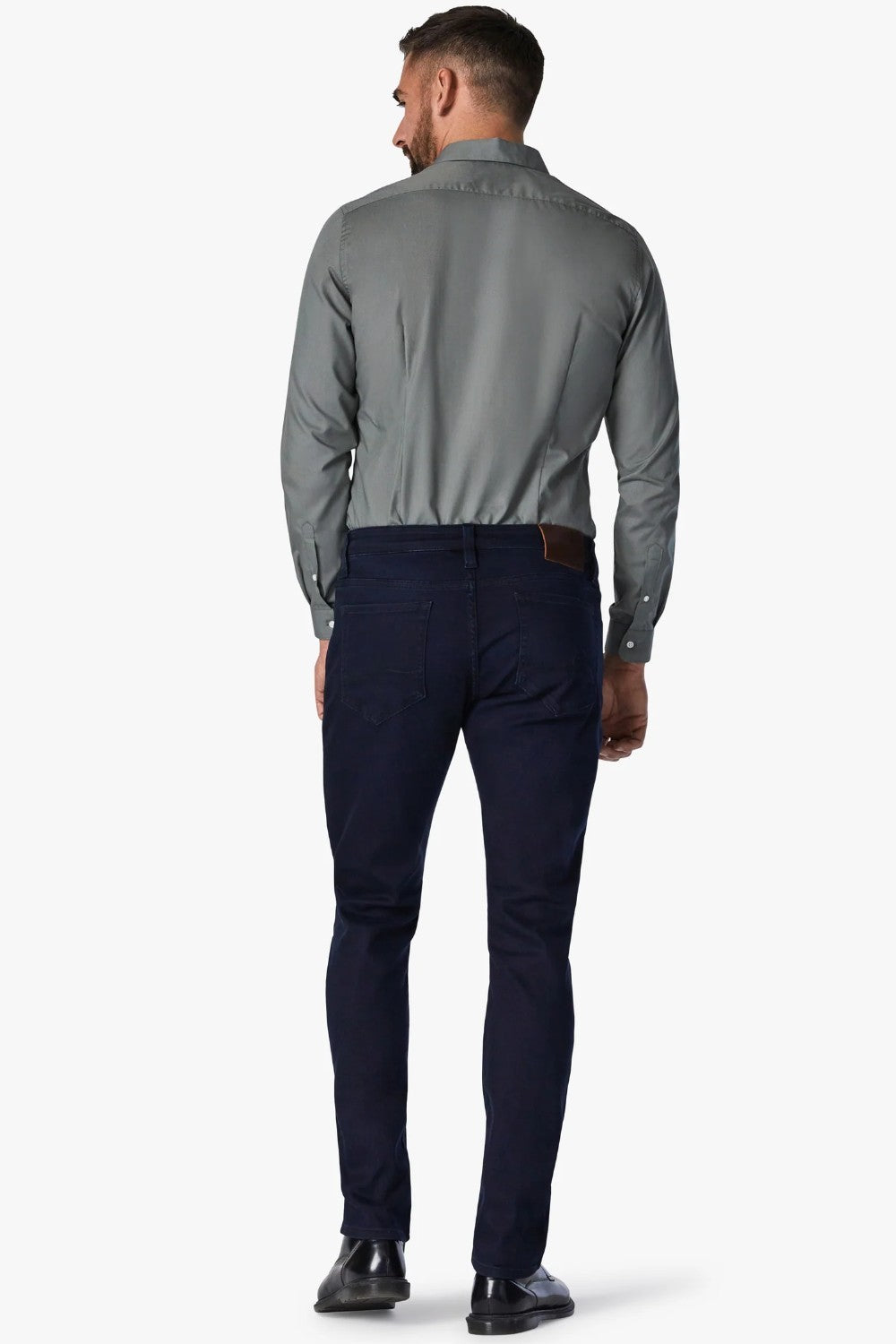The Ink Rome features a rich dark indigo wash in a denim fabric that can easily get dressed up for any occasion. Features updated flat rivets and a rolled waistband for an ultra modern look. Luxurious stretch fabrication make these ultra comfortable.