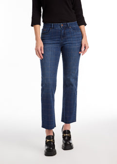 The FDJ Christina Straight Ankle Jean combines a fashionable window pane check with an unfinished hem that has been carefully sewn to prevent fraying. These unique jeans offer both style and functionality to your wardrobe.