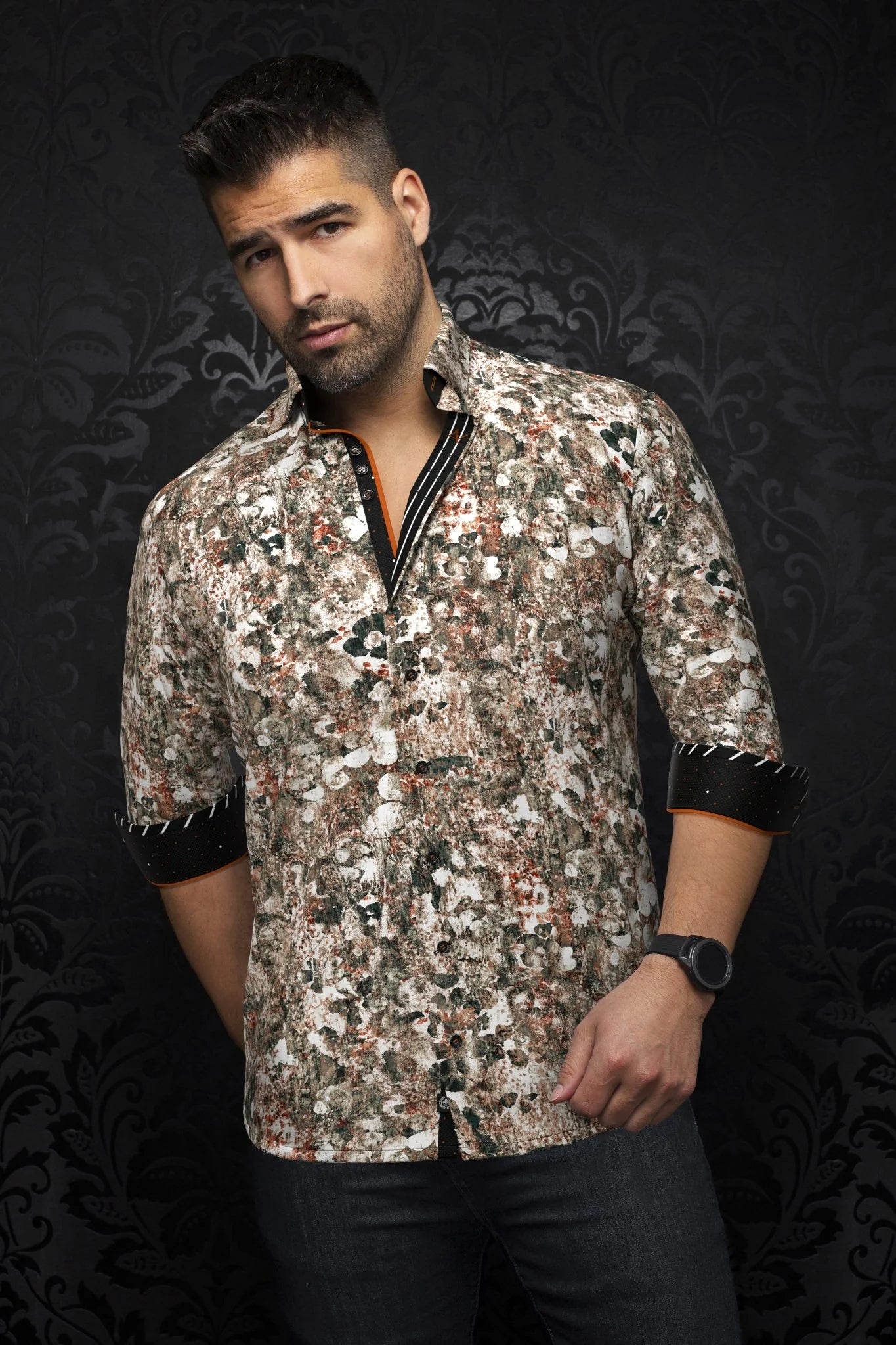 This is a collection of comfortable, performance stretch, fashionable dressy and casual shirts. Stand out from the crowd, thanks to Au Noirs cleaver use of contrasting patterns and sophisticated details. Comfortable with a high quality, performance stretch cotton fabric.