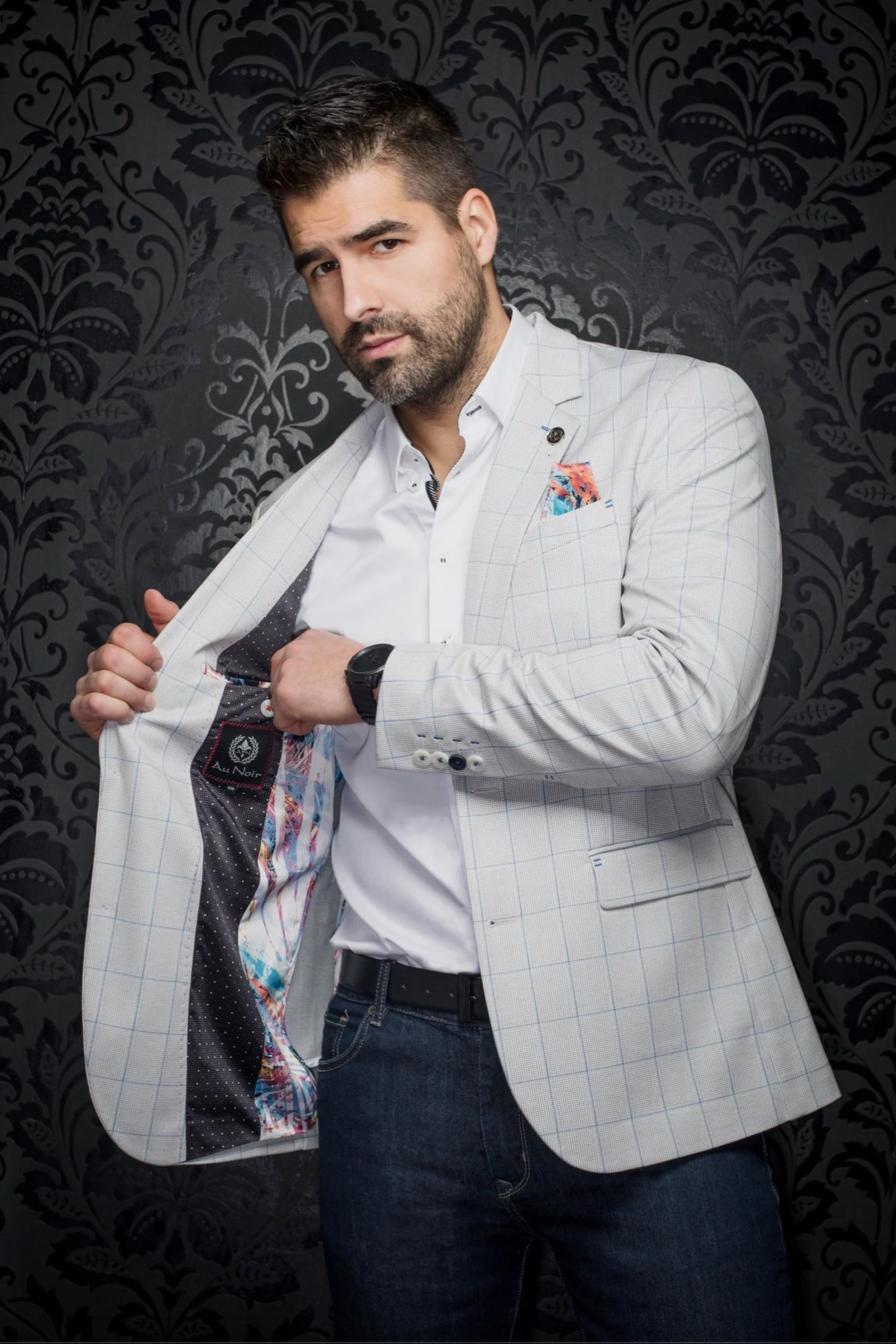 Blazer Fashionable and stretchy for men. Stand out with our sophisticated details and patterned lining. Comfortable with a premium fabric blend offering confidence and freedom of movement.