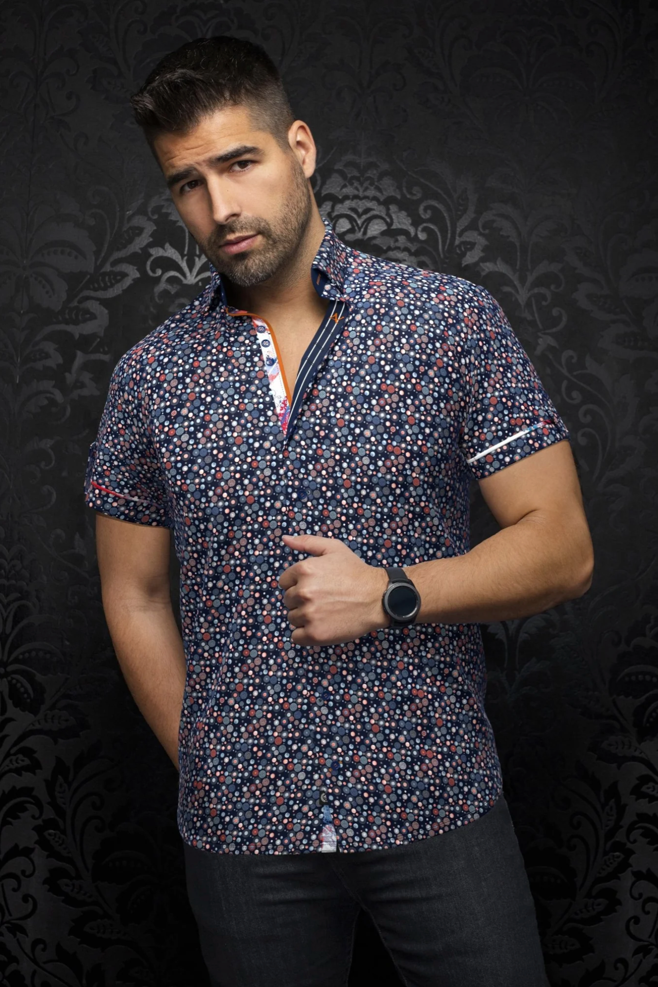 The Au Noir SPIRO Short Sleeve Dress Shirt is a Canadian-owned and designed brand that combines modern style with comfort. Featuring an angled buttonhole and multiple embroidery detailing an AU NOIR signature, this shirt exudes sophistication and versatility.