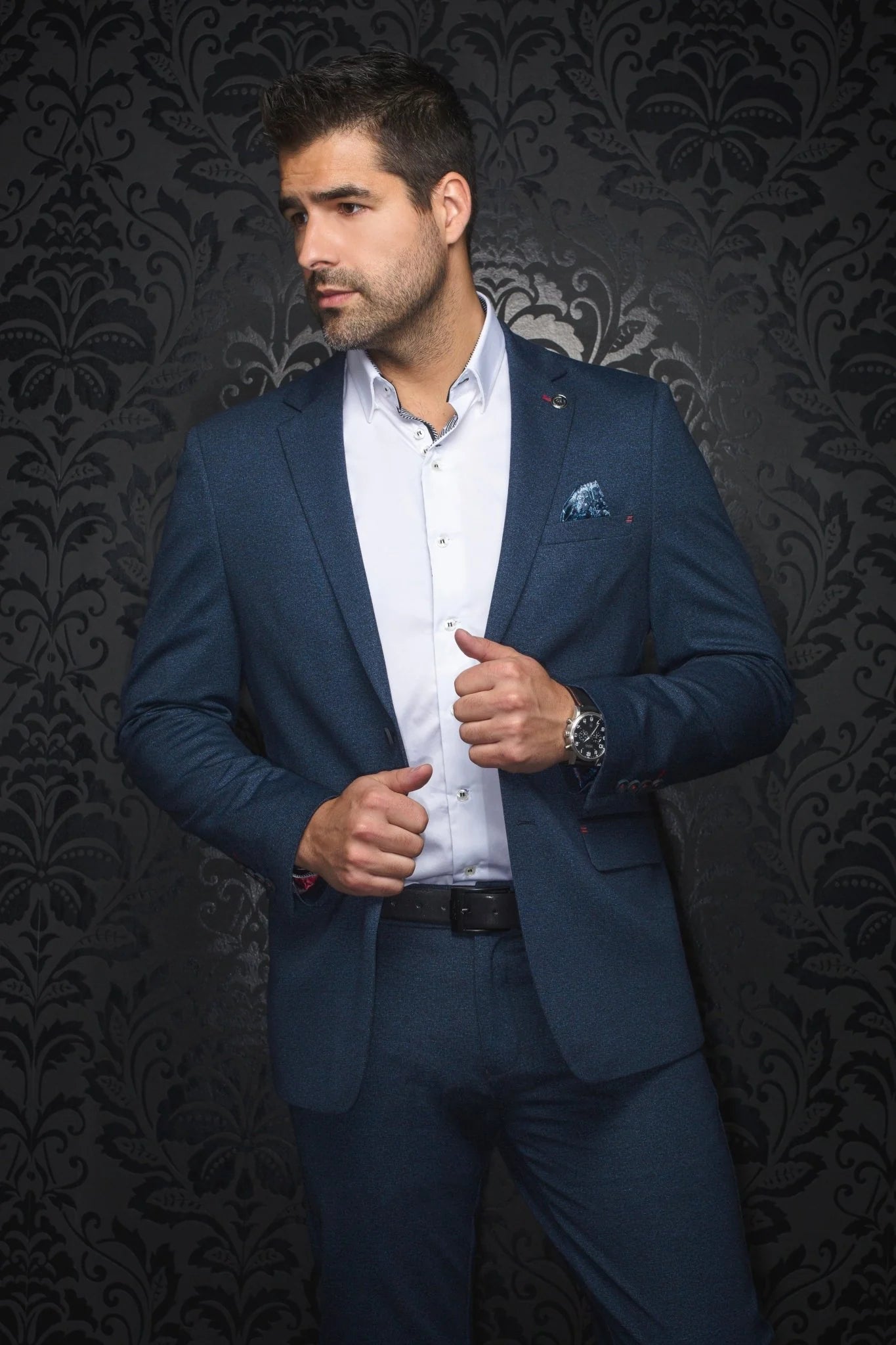 Blazer Fashionable and stretchy for men. Stand out with our sophisticated details and patterned lining. Comfortable with a premium fabric blend offering confidence and freedom of movement.&nbsp;