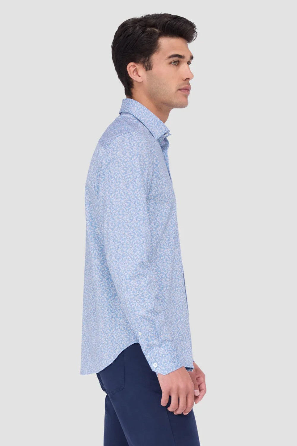 Point Collar Full Button Closure 8-Way Stretch Double Mercerized Easy Care High Breathability Quick Dry Wrinkle Resistant Thermal Comfort Imported Machine Wash Model is 6'2" and wearing a size M SKU: FF9476K61 Color: Air blue Material: 92% Cotton 8% Spandex