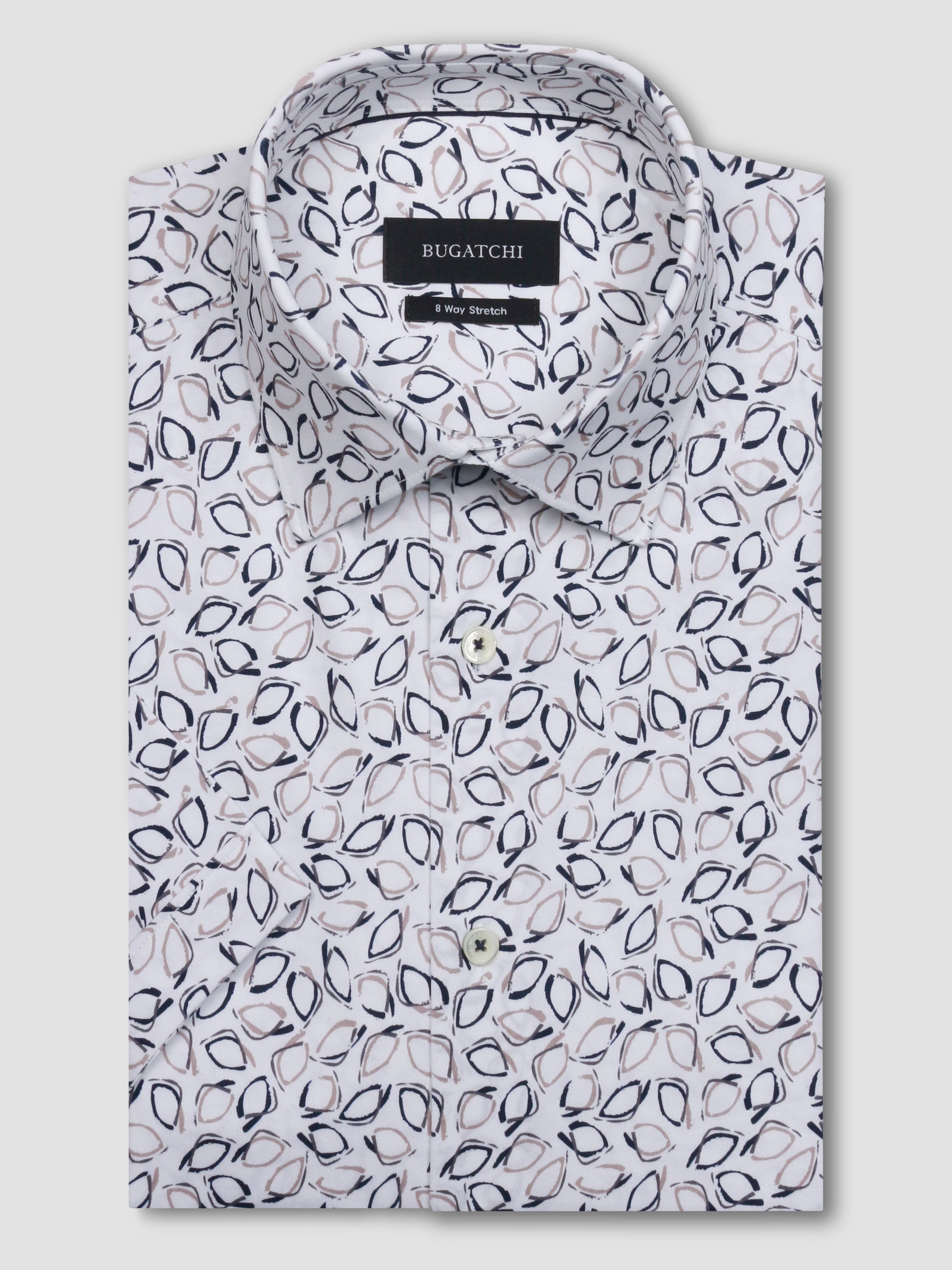 Miles short-sleeved shirt in leaf print OoohCotton with point collar, genuine shell buttons and curved hem. OoohCotton is a double mercerized, wrinkle resistant, breathable, easy-care, 8-way stretch cotton blend with quick dry and thermal comfort features.