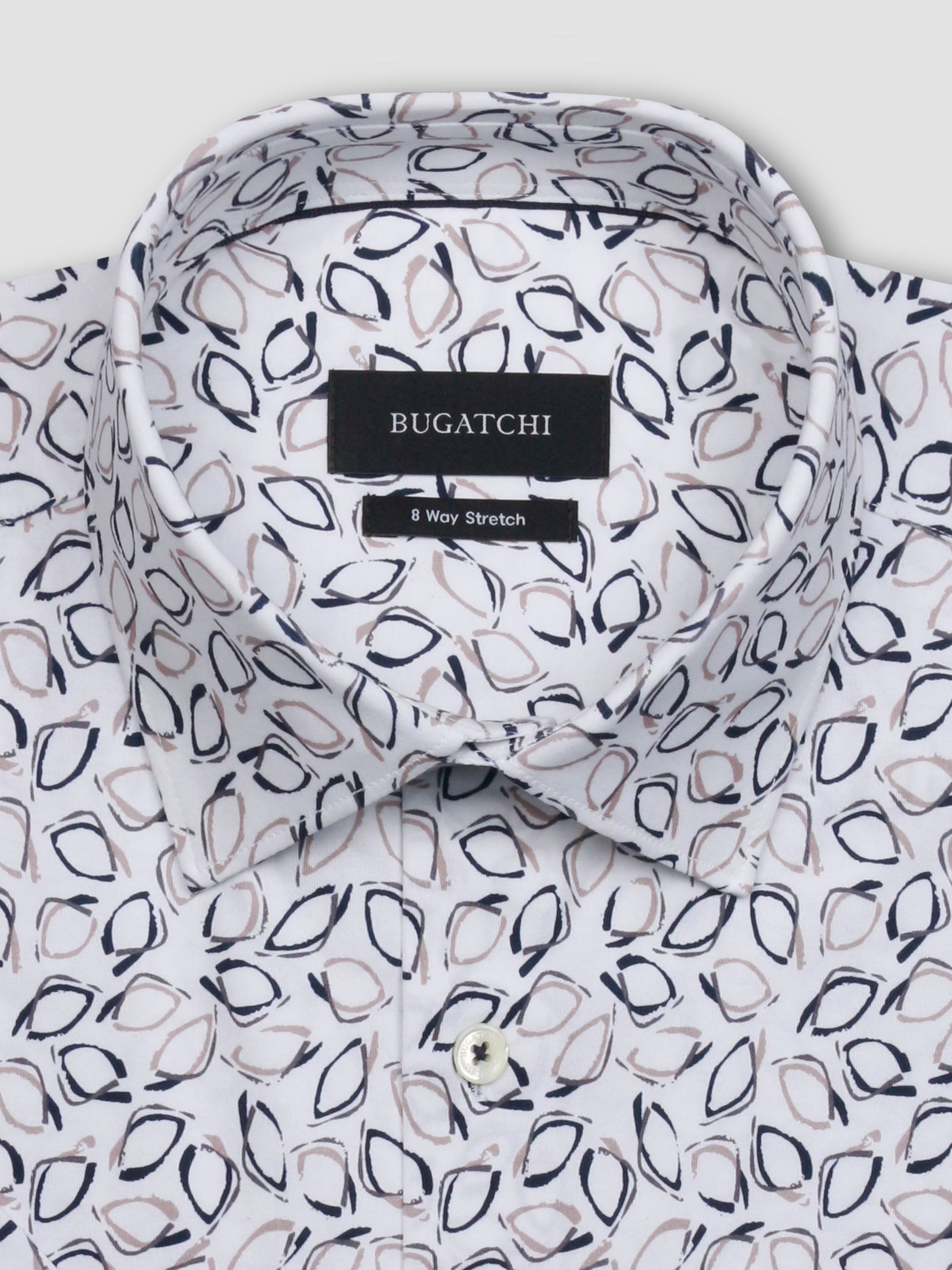 Miles short-sleeved shirt in leaf print OoohCotton with point collar, genuine shell buttons and curved hem. OoohCotton is a double mercerized, wrinkle resistant, breathable, easy-care, 8-way stretch cotton blend with quick dry and thermal comfort features.
