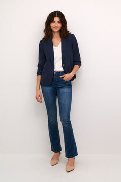 Elevate your style with the timeless Cream Cocamia Short Blazer. Versatile enough to pair with your favourite denim or make a statement in a business setting. The 3/4 sleeve and classic colour add a touch of sophistication, while the one button closure and deep functional pockets offer both style and practicality.