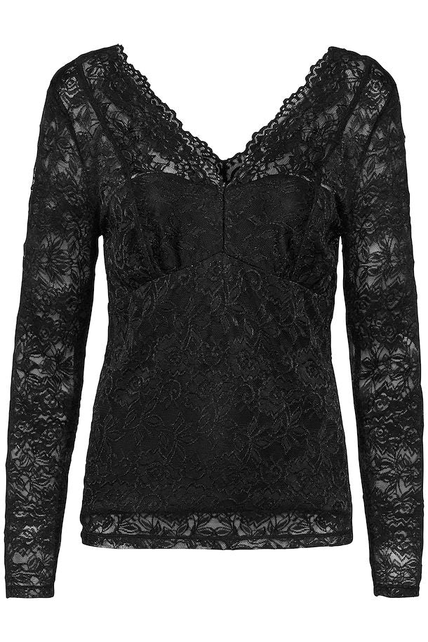 Get ready to turn heads and feel confident all day long in this beautiful lace top by Cream. 