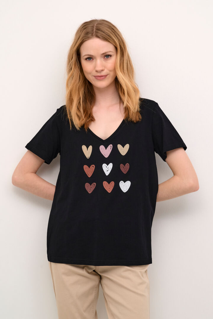 Add a touch of love to your wardrobe with our Cream Rllia T-Shirt. Made with soft cotton, this black v-neck tee features a playful heart motif. Perfect for casual days or dressing up with a twist of humour.