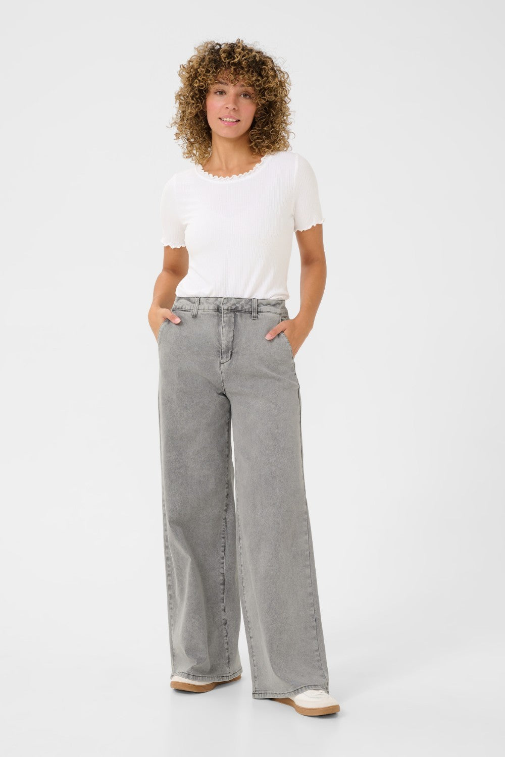 Elevate your style with our Cream Visti Pants! Featuring a wide leg design, these trousers exude sophistication and comfort in equal measure. Say goodbye to restrictive skinny jeans and hello to a trendy, relaxed denim look. Dress them up or down for any occasion!