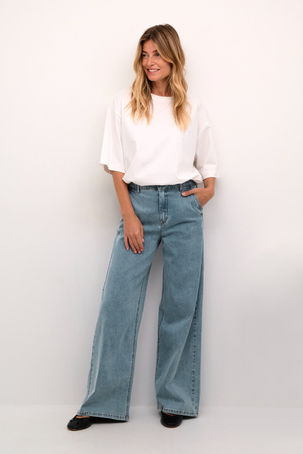 Elevate your style with our Cream Visti Pants! Featuring a wide leg design, these trousers exude sophistication and comfort in equal measure. Say goodbye to restrictive skinny jeans and hello to a trendy, relaxed denim look. Dress them up or down for any occasion!