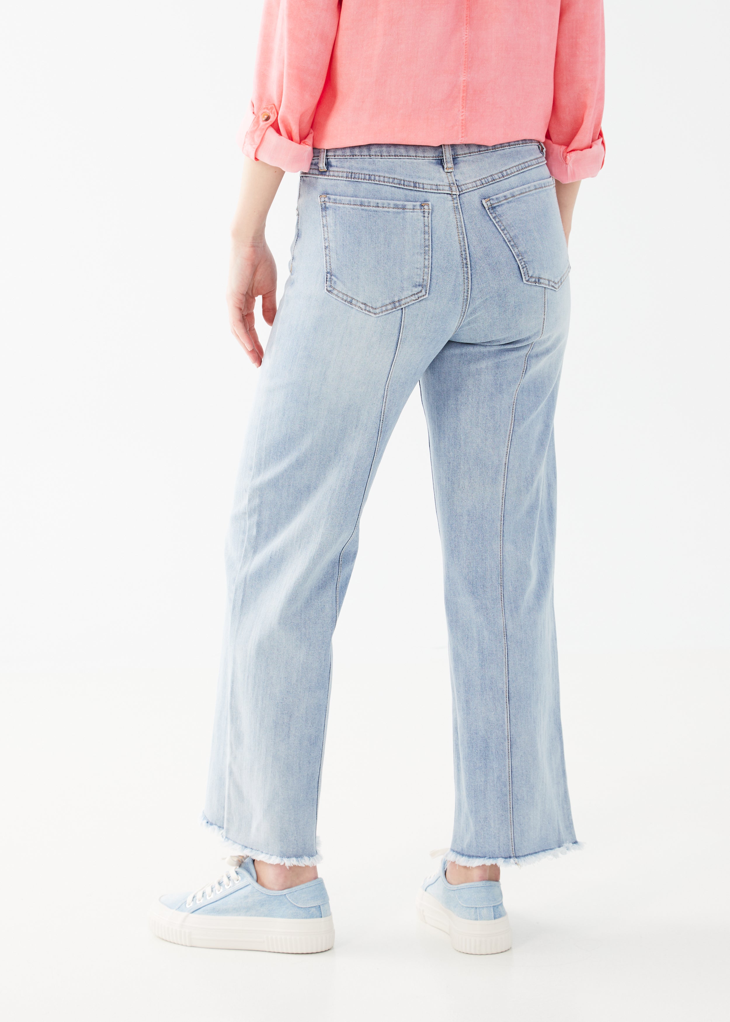 Get ready to elevate your wardrobe with the FDJ Olivia Wide Ankle Pant! 
