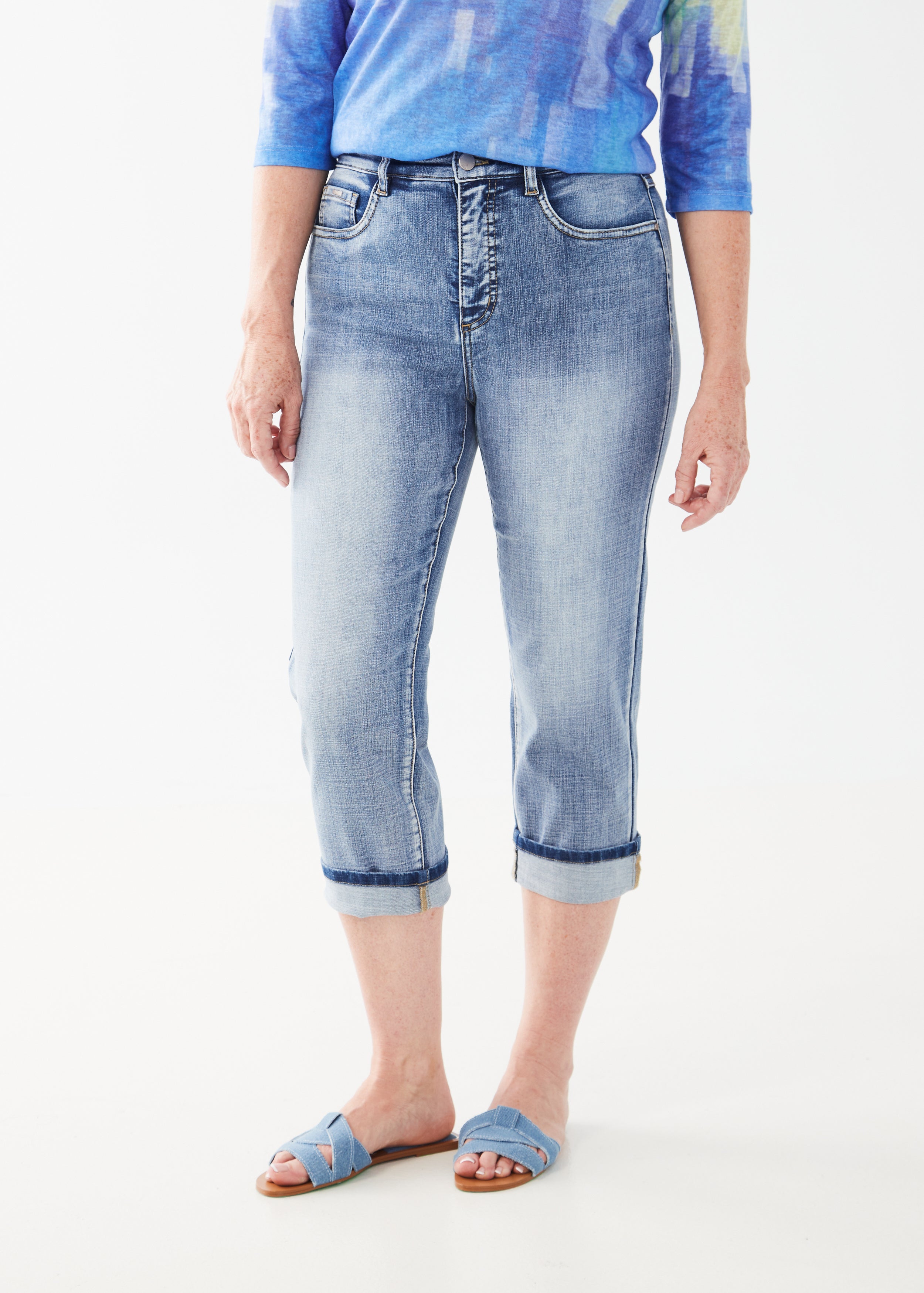Introducing the FDJ Suzanne Capri, made from high-quality denim in a medium vintage wash.