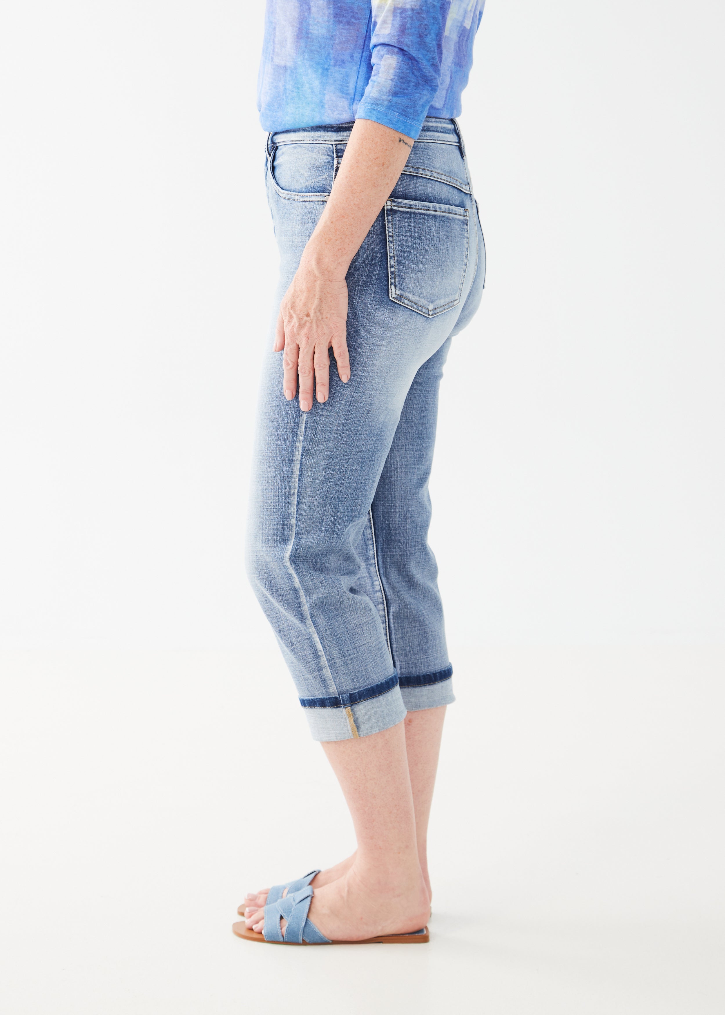 Introducing the FDJ Suzanne Capri, made from high-quality denim in a medium vintage wash.
