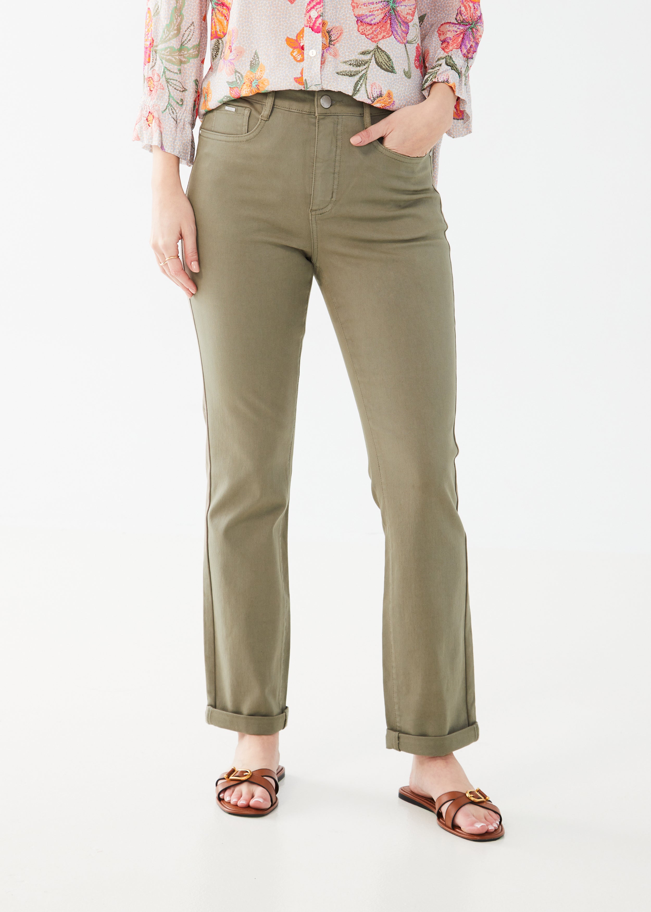 Introducing FDJ Suzanne Straight Leg jeans, featuring a flattering fit and versatile styling in Fern.