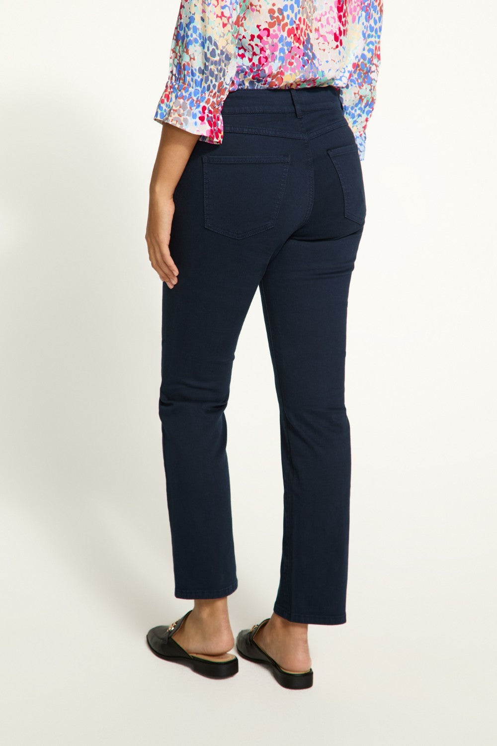 Experience the perfect blend of style and comfort with the FDJ Christina Straight Leg jeans. Featuring a classic design and a 28" inseam, these jeans offer a timeless look that will never go out of fashion. With a flattering fit and superior quality, these jeans are a must-have in your wardrobe.