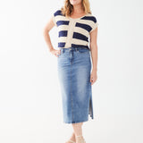 Stay ahead of the style trends with our FDJ Column Skirt With Slits! This boho-chic skirt will provide you with a look like no other. From a picnic in the park to a night out on the town, you'll be sure to maxi-mize your style with this statement-making piece!