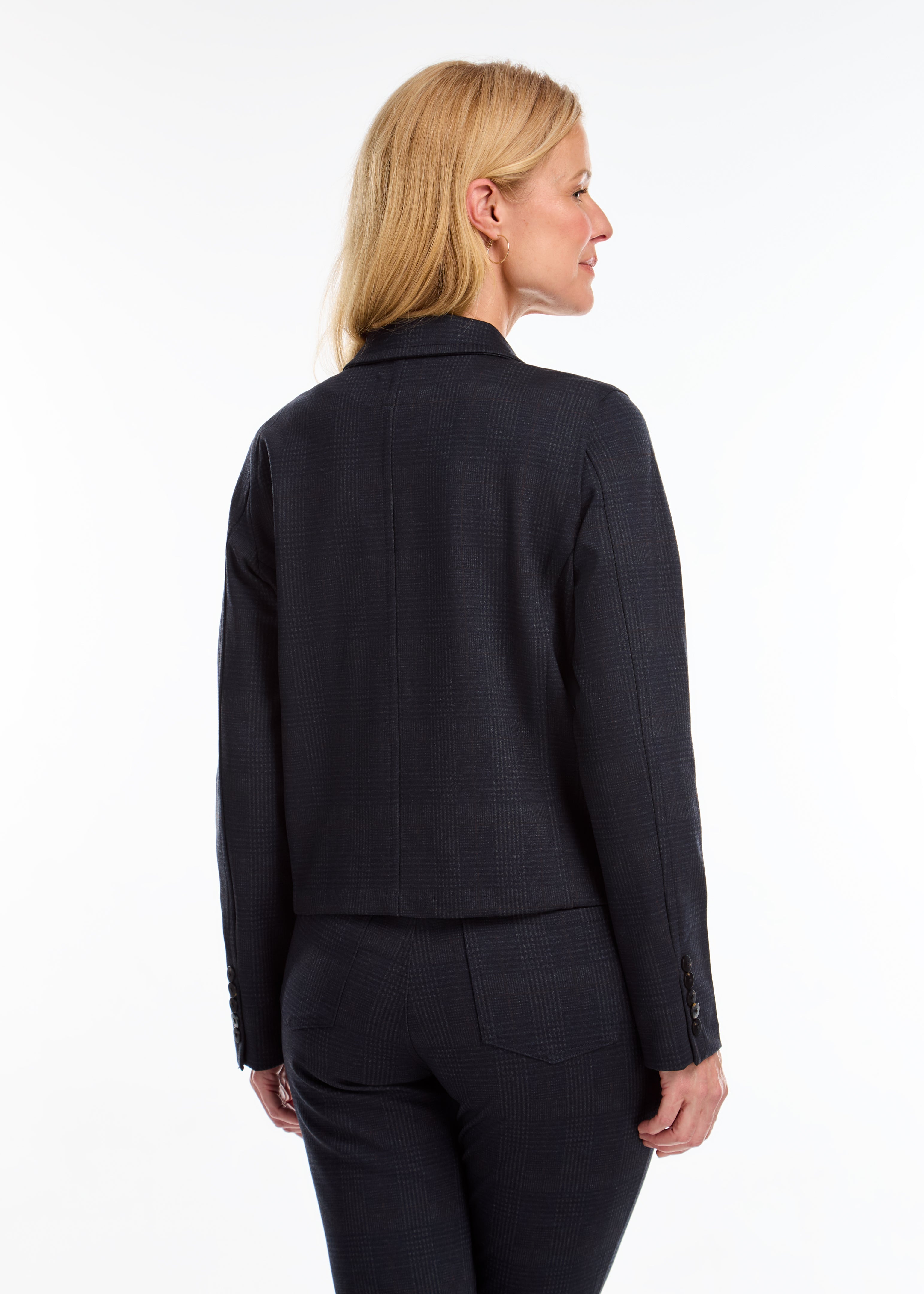 Pair this classic Ponte De Roma blazer with your favourite jeans or trousers for a chic and polished look.