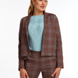 Pair this classic Ponte De Roma blazer with your favourite jeans or trousers for a chic and polished look.