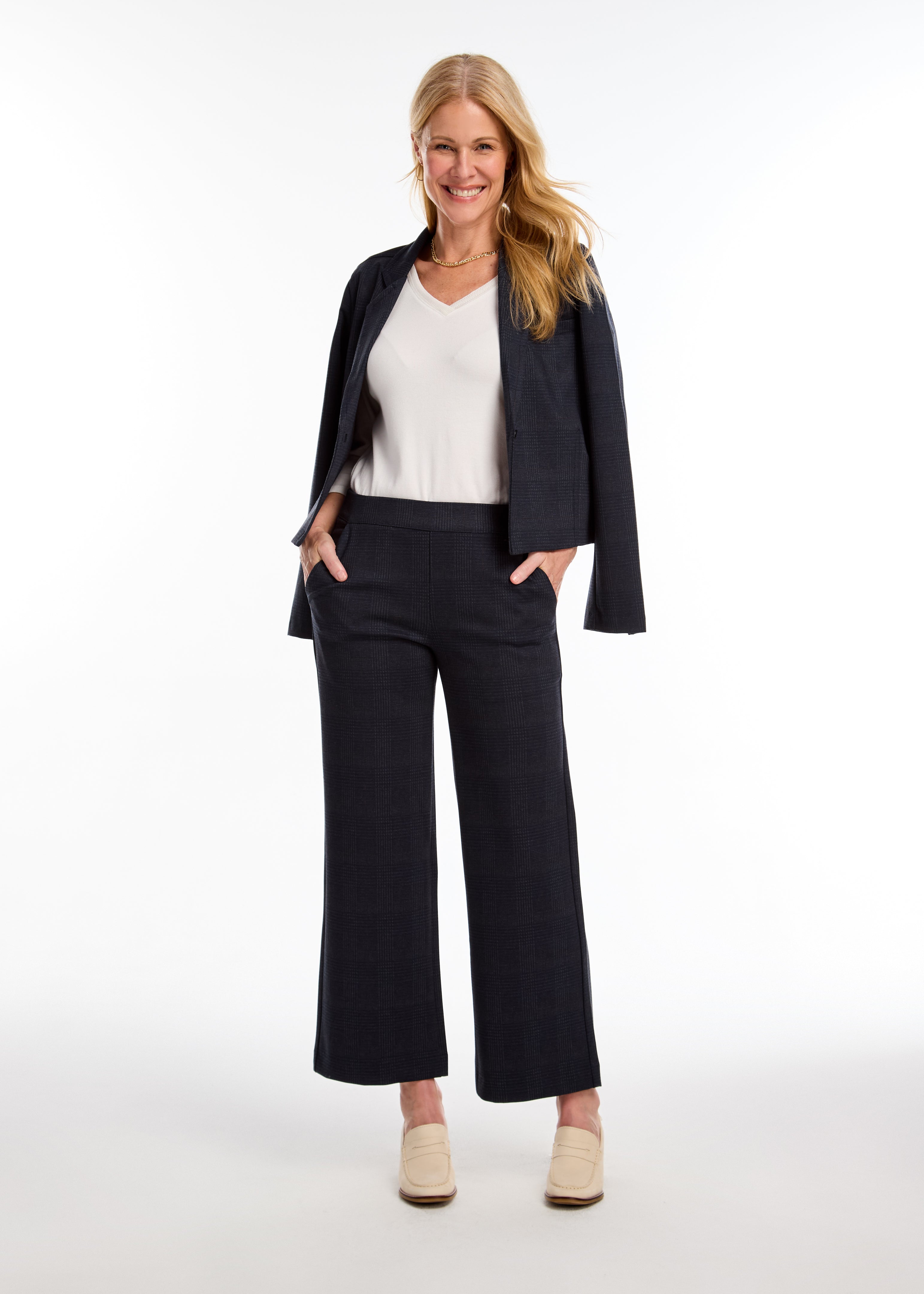 Crafted from premium Ponte de Roma fabric, these pants offer luxurious softness and excellent stretch for effortless all-day comfort.