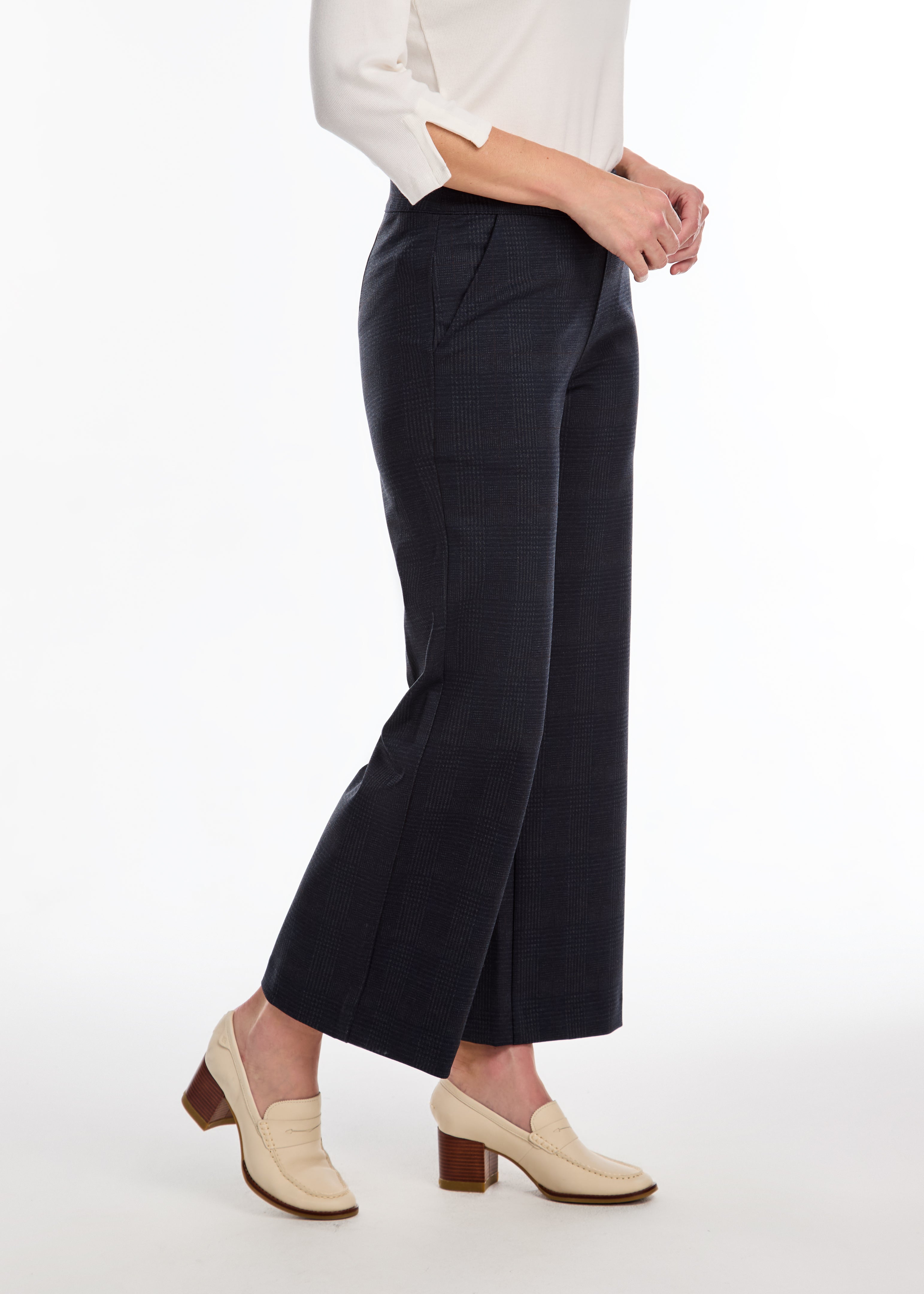 Crafted from premium Ponte de Roma fabric, these pants offer luxurious softness and excellent stretch for effortless all-day comfort.