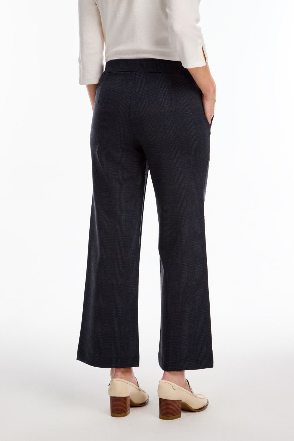 Crafted from premium Ponte de Roma fabric, these pants offer luxurious softness and excellent stretch for effortless all-day comfort.