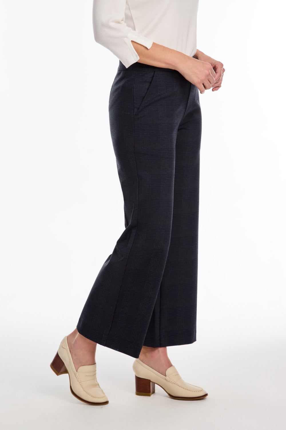 Crafted from premium Ponte de Roma fabric, these pants offer luxurious softness and excellent stretch for effortless all-day comfort.