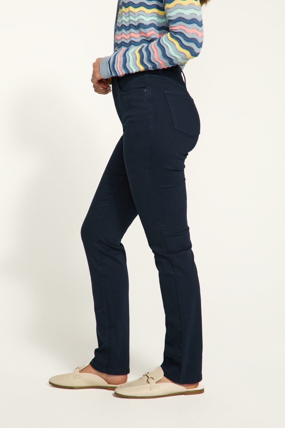 Featuring a high rise fit, the&nbsp;FDJ Suzanne Straight Leg jeans will enhance your silhouette and provide a comfortable, flattering fit. Perfect for any casual occasion, these jeans are a must-have.