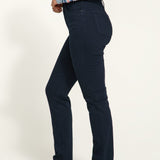 Designed for 5'4 and under, the FDJ PETITE Suzanne Straight Leg jeans will enhance your silhouette and provide a comfortable, flattering fit. Perfect for any casual occasion, these jeans are a must-have.