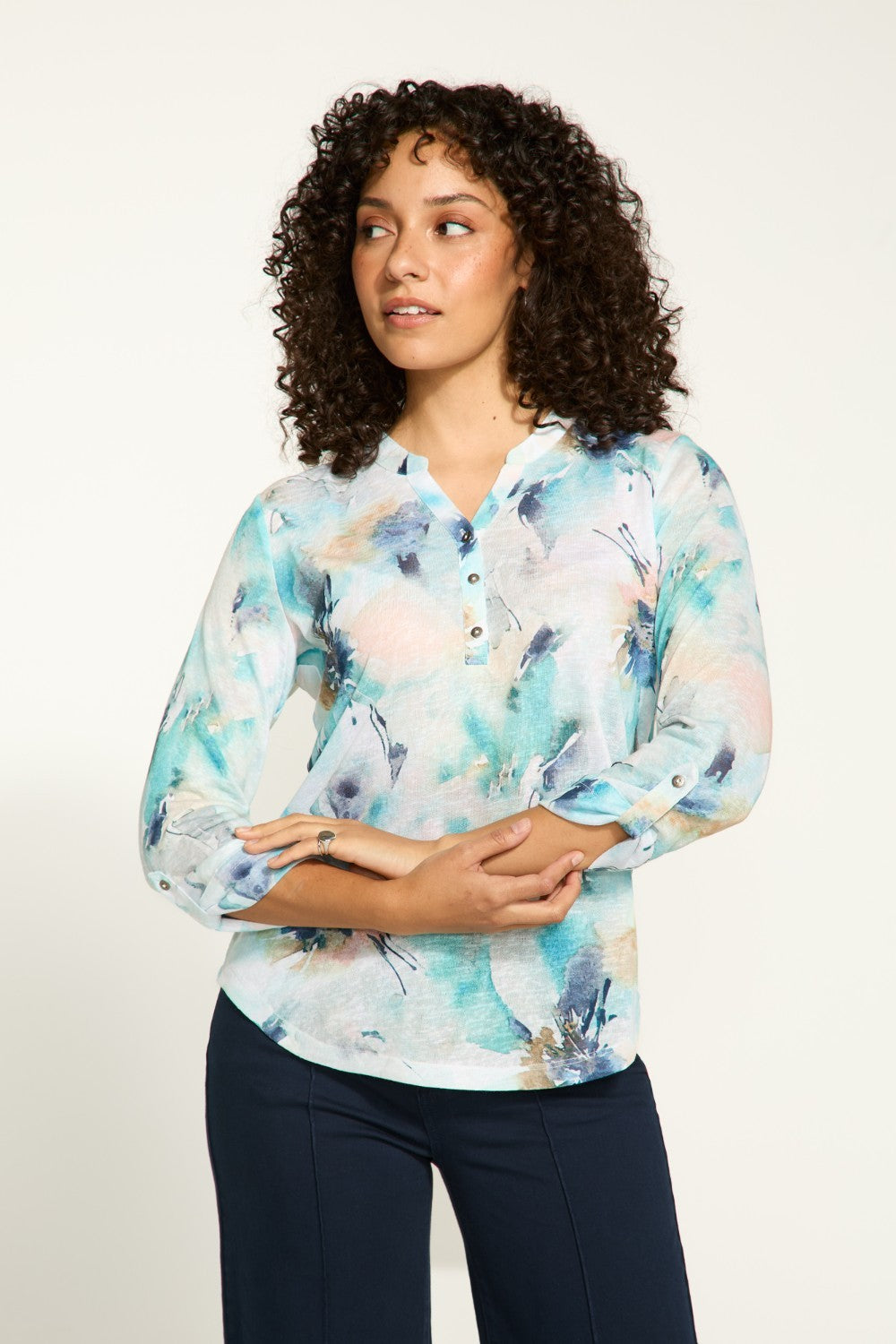 This FDJ Tab Up Henley Top is lightweight and perfect for any casual occasion. Its multi-colour design adds a pop of colour to your wardrobe and with its comfortable fit, it's sure to become a staple in your closet.