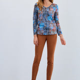 The FDJ Long Sleeve V-Neck Top offers a casual, lightweight fit that pairs effortlessly with your favourite denim. Its soft fabric keeps you comfortable all day, making it a versatile addition to your wardrobe for relaxed, everyday style.