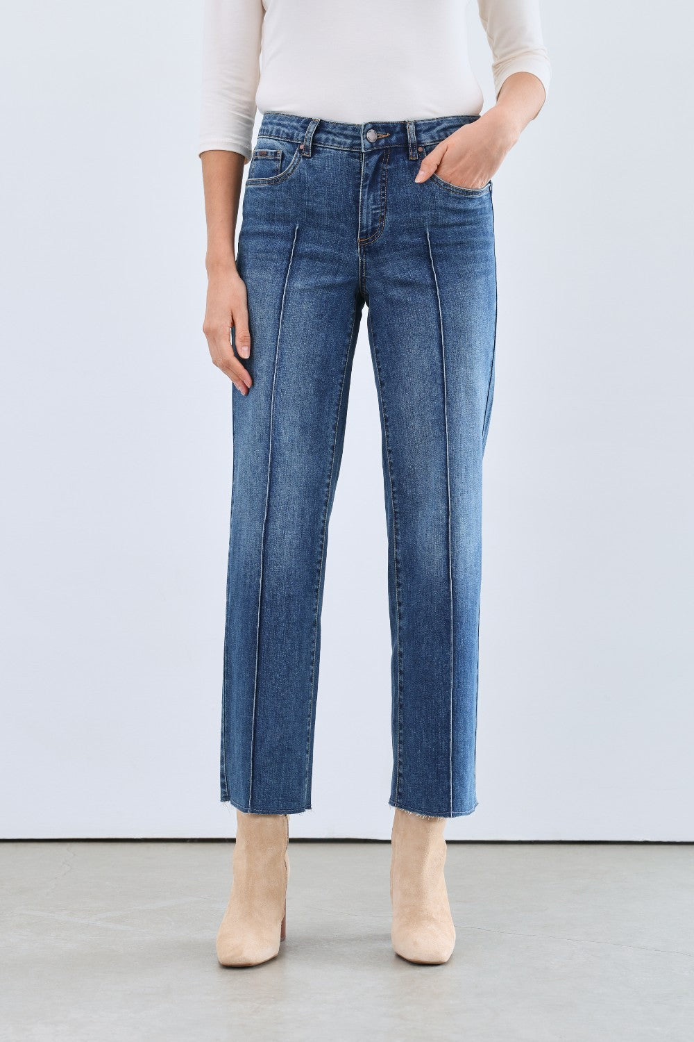 Add a dash of fun to your wardrobe with the FDJ Olivia Wide Ankle pants! Featuring a breezy wide-leg cut that hits just above the ankle, these pants are perfect for twirling through your day in comfort and style. Their playful silhouette pairs effortlessly with your favourite tops and shoes, making every outfit feel fresh and lively. Embrace easygoing elegance with a twist!