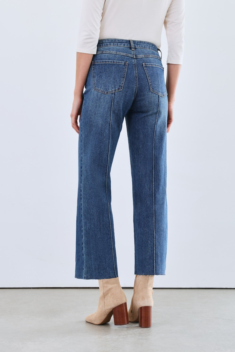 Add a dash of fun to your wardrobe with the FDJ Olivia Wide Ankle pants! Featuring a breezy wide-leg cut that hits just above the ankle, these pants are perfect for twirling through your day in comfort and style. Their playful silhouette pairs effortlessly with your favourite tops and shoes, making every outfit feel fresh and lively. Embrace easygoing elegance with a twist!