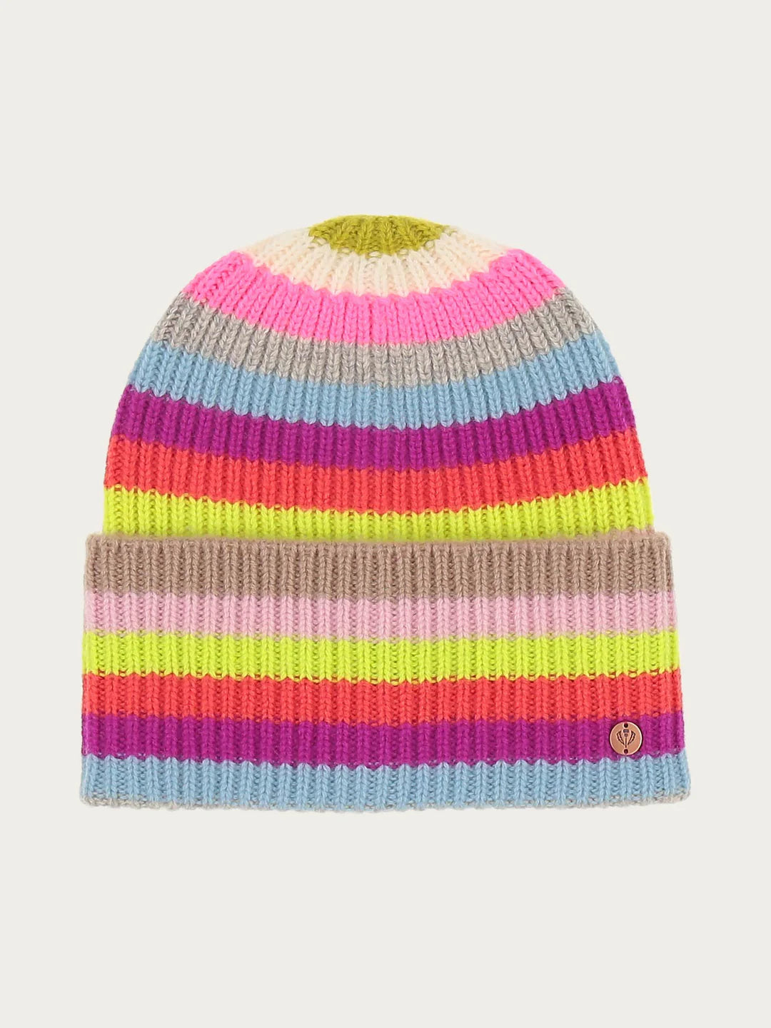 A good mood accessory for the cold season: the FRAAS chunky knit beanie has a relaxed look with its striped pattern in bright colours. Thanks to the wide brim, the beanie, which is made from 100% wool, adapts perfectly to the shape of the head. This keeps your head and ears nice and warm even in cold temperatures.