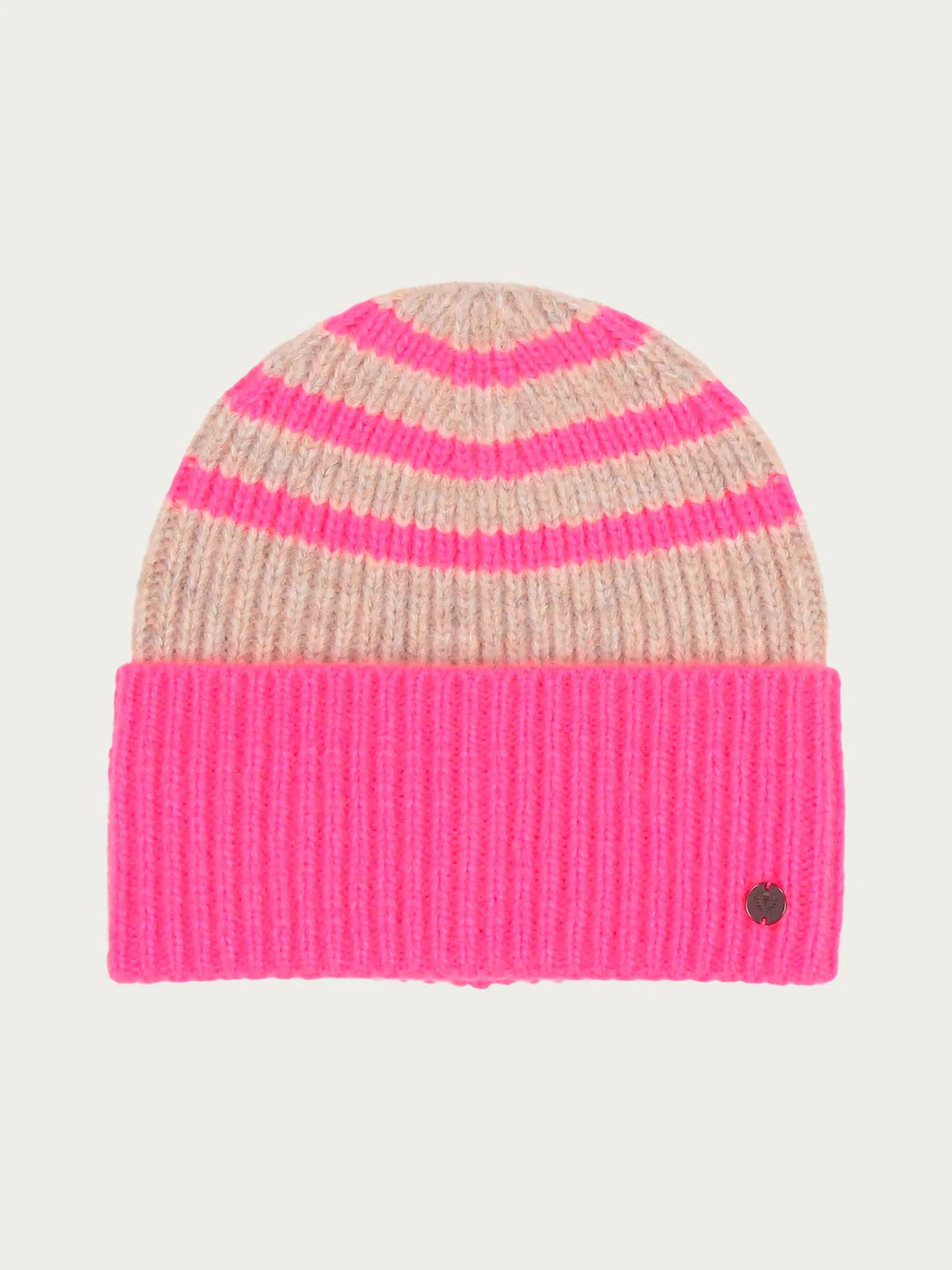 A casual accessory for the cold season: the FRAAS chunky knit beanie has a relaxed look with its striped pattern. Thanks to the wide brim, the beanie made from a wool blend hugs the head perfectly. This keeps your head and ears nice and warm even in cold temperatures.