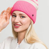 A casual accessory for the cold season: the FRAAS chunky knit beanie has a relaxed look with its striped pattern. Thanks to the wide brim, the beanie made from a wool blend hugs the head perfectly. This keeps your head and ears nice and warm even in cold temperatures.