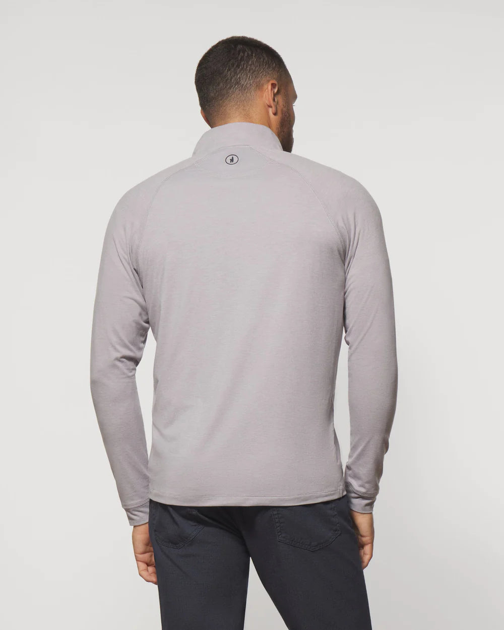 The Freeborne Performance 1/4 Zip Pullover has a contrasting reverse coverstitch, signature puller, lightweight zipper, raised silicone surfer dude logo, and a baseball style bottom hem, the Freeborne is the perfect elevated take on a classic silhouette. Lightweight, moisture wicking, UPF 50, and buttery soft, the Freeborne is sure to be your favourite year-round layering piece.