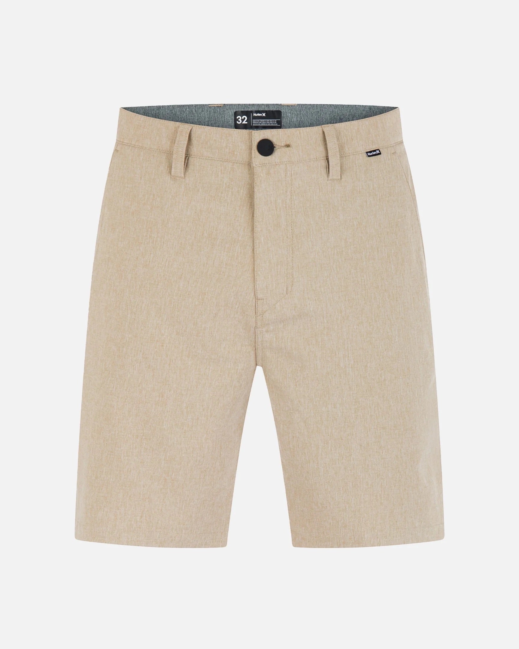 Stay active with the Hurley Phantom Walkshort 18". Combining a 4-way stretch and quick dry capabilities, these shorts offer unrestricted mobility and durability on land or water.