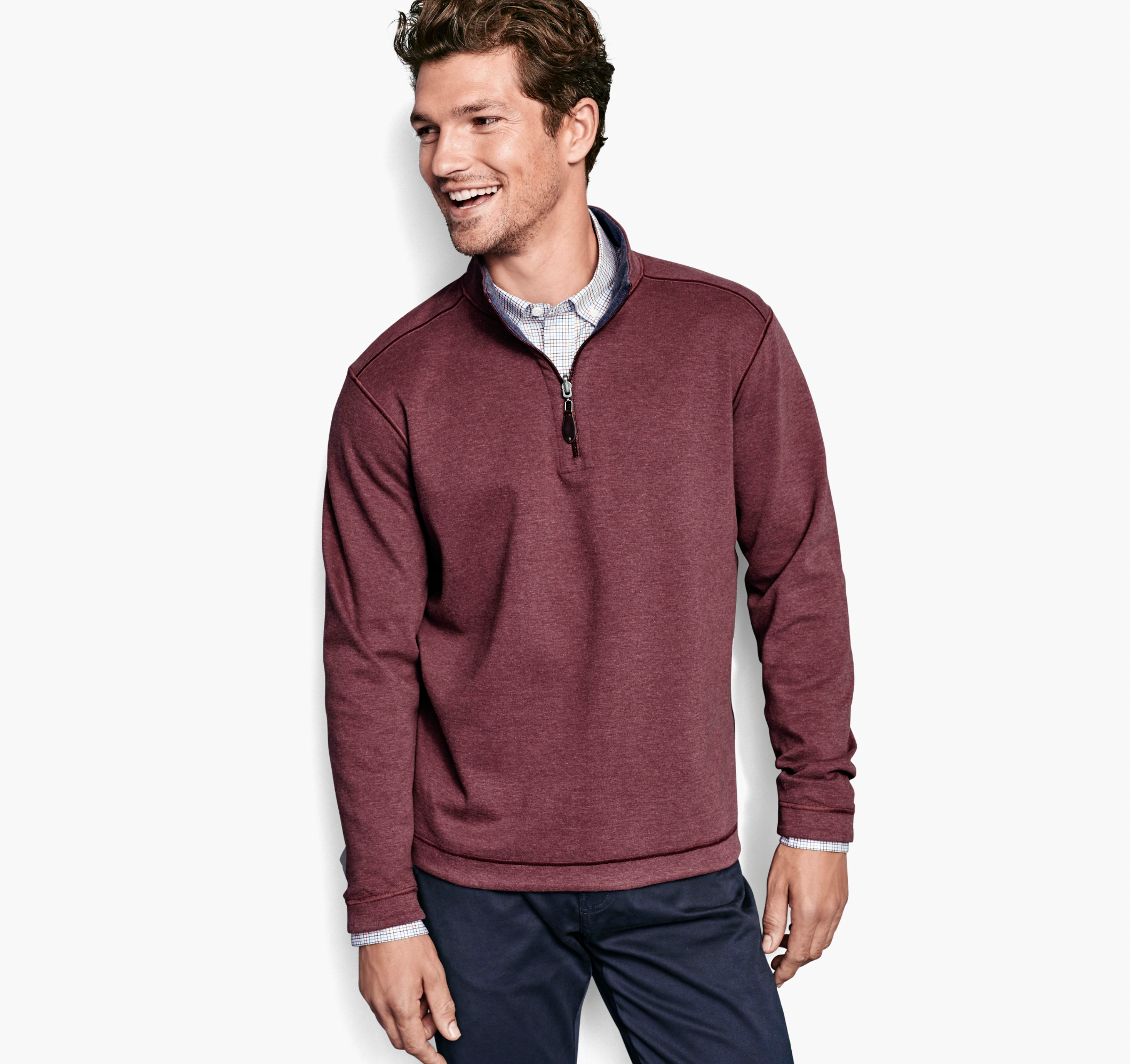 Stay warm and stylish in Johnston & Murphy's 1/4 Zip Fleece. With exceptional quality and a modern design, it'll fit right into your wardrobe while keeping you cozy.