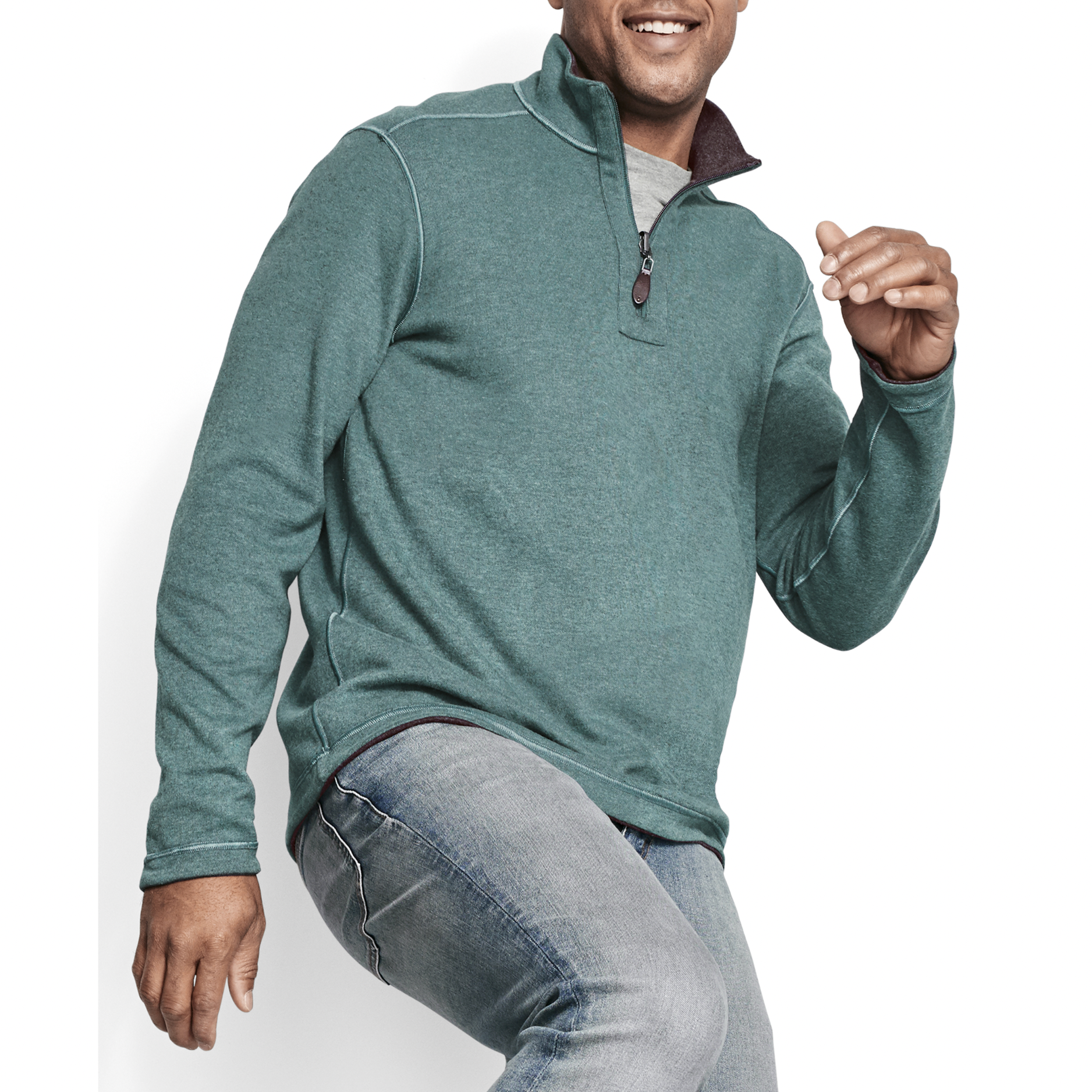 Stay warm and stylish in Johnston & Murphy's 1/4 Zip Fleece. With exceptional quality and a modern design, it'll fit right into your wardrobe while keeping you cozy.